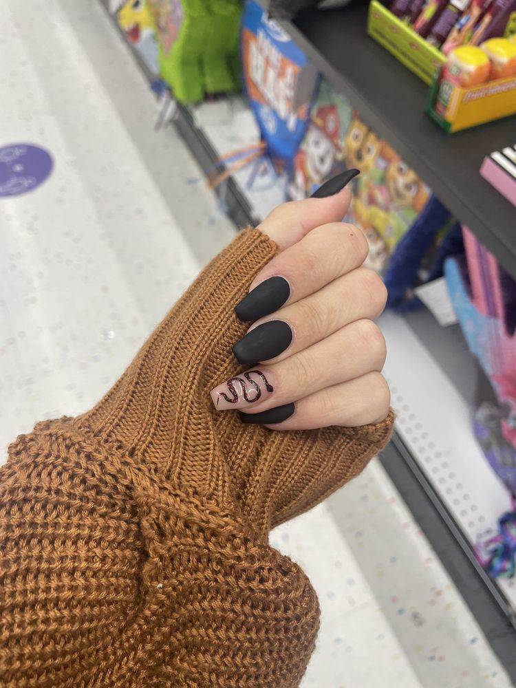 HOLLYWOOD NAILS Updated May 2024 63 Photos & 40 Reviews 4858 1st