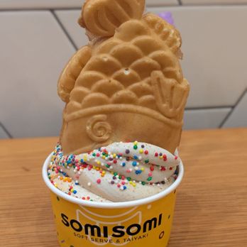 Somisomi - Black Sesame and Coffee soft serve - Ice Cream & Frozen Yogurt Near Me - Los Angeles, California Somisomi - Black Sesame and Coffee soft serve - Ice Cream & Frozen Yogurt Near Me - Los Angeles, California
