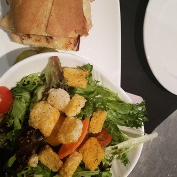 Yard House - Perfect lunch portions - New American Near Me - Phoenix, Arizona