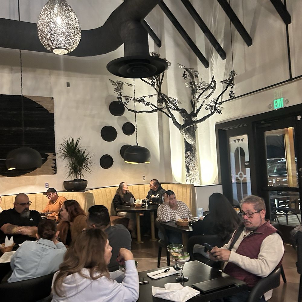 Que Pasa - Another view of the dining room. - Mexican Near Me - Bakersfield, California Que Pasa - Another view of the dining room. - Mexican Near Me - Bakersfield, California