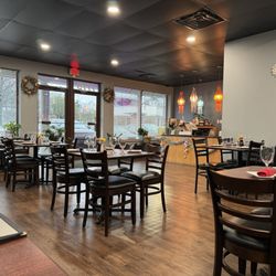 Lanna Thai Restaurant - Inside