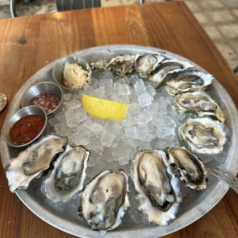 Fish 101 - Dozen oysters - Seafood Near Me - Encinitas, California