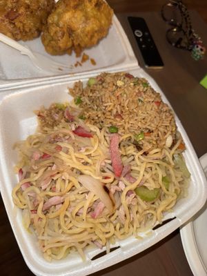 Lee's Chinese Kitchen by null