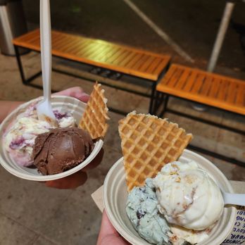 Jeni's Splendid Ice Creams - Standards - Ice Cream & Frozen Yogurt Near Me - Los Angeles, California Jeni's Splendid Ice Creams - Standards - Ice Cream & Frozen Yogurt Near Me - Los Angeles, California