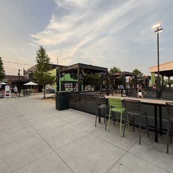 Chicken N Pickle - American Near Me - Overland Park, Kansas Chicken N Pickle - American Near Me - Overland Park, Kansas
