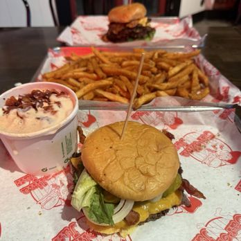 Carolina Jax - Bacon Cheddar Simple Burger - Burgers Near Me - Jacksonville, Florida