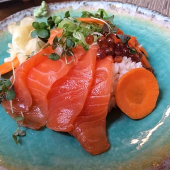 Iyasare - Salmon and roe donburi ($13) - Japanese Near Me - Berkeley, California Iyasare - Salmon and roe donburi ($13) - Japanese Near Me - Berkeley, California