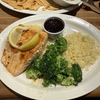 Cheddar's Scratch Kitchen - Bourbon-Glazed Salmon, Fresh Steamed Broccoli, and Seasoned Rice. - American Near Me - Joplin, Missouri