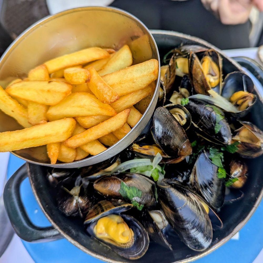 La Luna Di Venezia - Moules Vin Blanc Frites - Italian Near Me - Brussels, BRU La Luna Di Venezia - Moules Vin Blanc Frites - Italian Near Me - Brussels, BRU