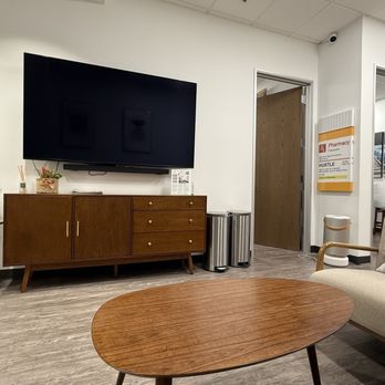Upper Echelon Medical - Waiting area - Family Practice Near Me - Fullerton, California Upper Echelon Medical - Waiting area - Family Practice Near Me - Fullerton, California