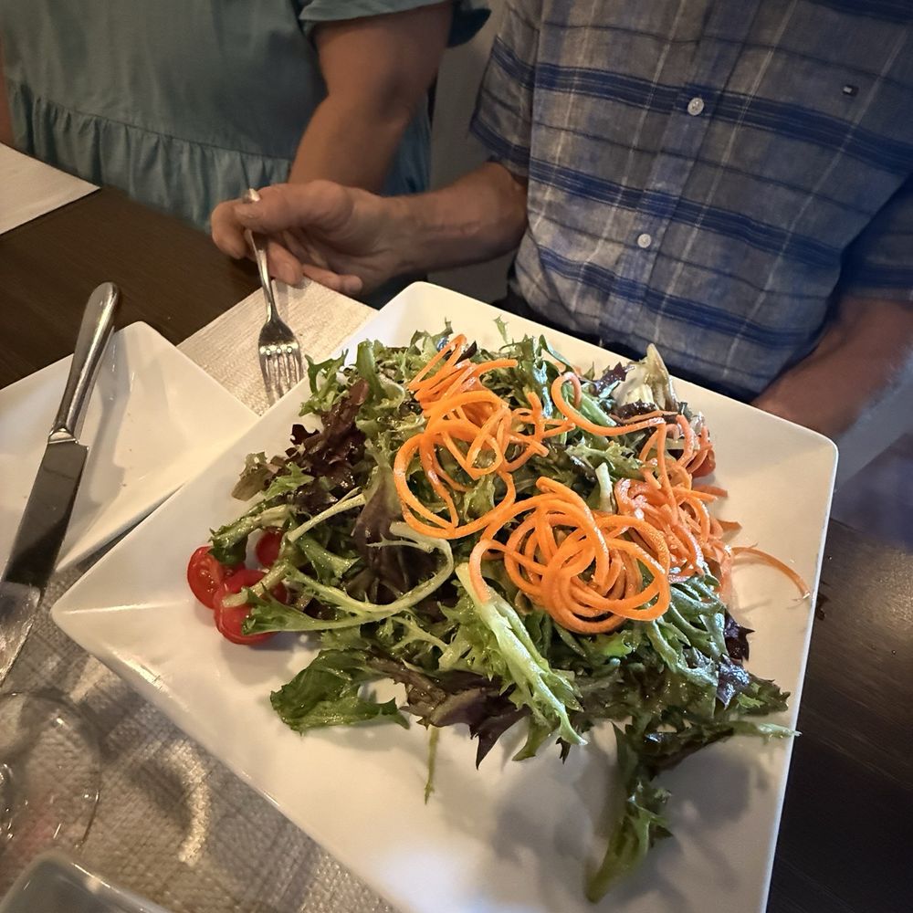 Bad Apple's Bistro - Garden Salad - New American Near Me - Spencerport, New York