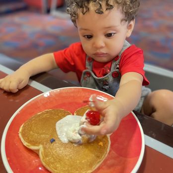 Chef Mickey's - Mickey pancake - American Near Me - Lake Buena Vista, Florida