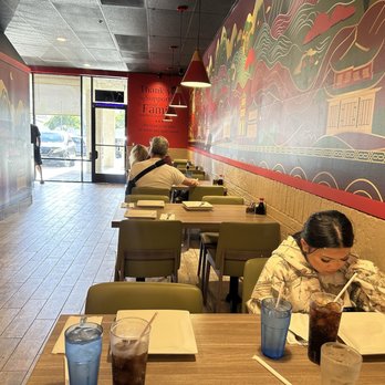 Gourmet Palace China Bistro - Inside - Chinese Near Me - Simi Valley, California Gourmet Palace China Bistro - Inside - Chinese Near Me - Simi Valley, California