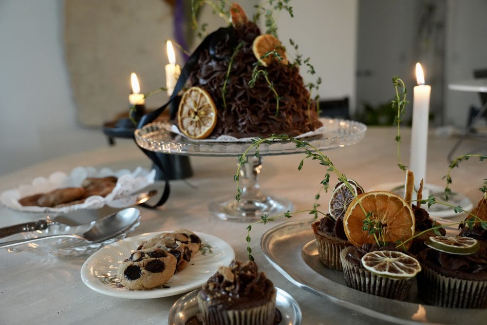 The Love Bakery Logo