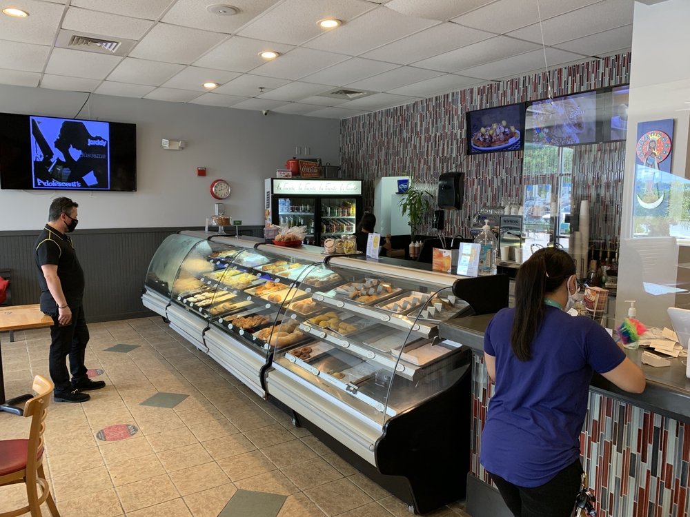 La Fuente Restaurant, Bakery & Cafe