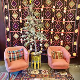 The sitting room, with a late November display - antique Indian blankets and pillows for sale. The sitting room, with a late November display - antique Indian blankets and pillows for sale.