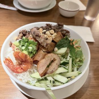 Pho Le Restaurant - Steamed Vermicelli with Grilled Meat and Shrimp - Vietnamese Near Me - Boston, Massachusetts Pho Le Restaurant - Steamed Vermicelli with Grilled Meat and Shrimp - Vietnamese Near Me - Boston, Massachusetts