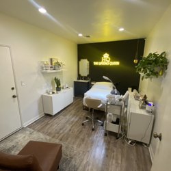 The Honey Queen Brazilian Waxing - Treatment room , so adorable!