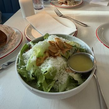 Le Burger 4304 - Salad - Beer Bar Near Me - Minneapolis, Minnesota