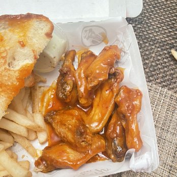 Slim Chickens - Hey what happened to the chicken wings? I'm confused, they're really tiny. I ordered Togo. It wasn't like this the last time. This is $12.99 - Chicken Wings Near Me - California, Maryland Slim Chickens - Hey what happened to the chicken wings? I'm confused, they're really tiny. I ordered Togo. It wasn't like this the last time. This is $12.99 - Chicken Wings Near Me - California, Maryland