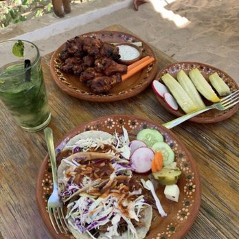 El Rio - Pulled pork tacos. Smoked drummies and a homemade pickle - Barbeque Near Me - Las Juntas, JAL