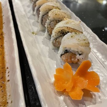 Sushi Ran - WB Roll - Sushi Bars Near Me - North Hollywood, California