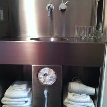 Pod 51 - The sink - Hotels Near Me - New York, New York