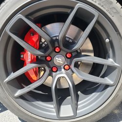 Quality Powder Coating - Matte black wheels, Cherry red Lug nuts