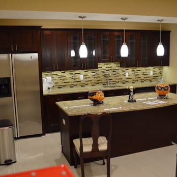 Deon Design - a kitchen with a center island - General Contractors Near Me - Little Ferry, New Jersey Deon Design - a kitchen with a center island - General Contractors Near Me - Little Ferry, New Jersey