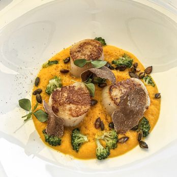 La Cantina di Miky - Scallops with pumpkin cream purée, broccoli, pumpkin seeds, and black truffles - Wine Bars Near Me - Monterosso al Mare, SP La Cantina di Miky - Scallops with pumpkin cream purée, broccoli, pumpkin seeds, and black truffles - Wine Bars Near Me - Monterosso al Mare, SP