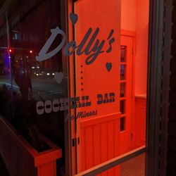 Dolly's Cocktail Bar - Front door