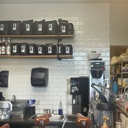 Di Tazza - VERY clean prep area.
