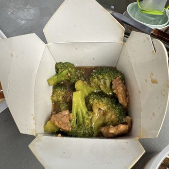 Lucky Garden - Gummy Beef with broccoli. - Peruvian Near Me - Vallejo, California
