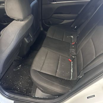 Vancouver Hyundai - Glass inside the car - Car Dealers Near Me - Vancouver, Washington Vancouver Hyundai - Glass inside the car - Car Dealers Near Me - Vancouver, Washington