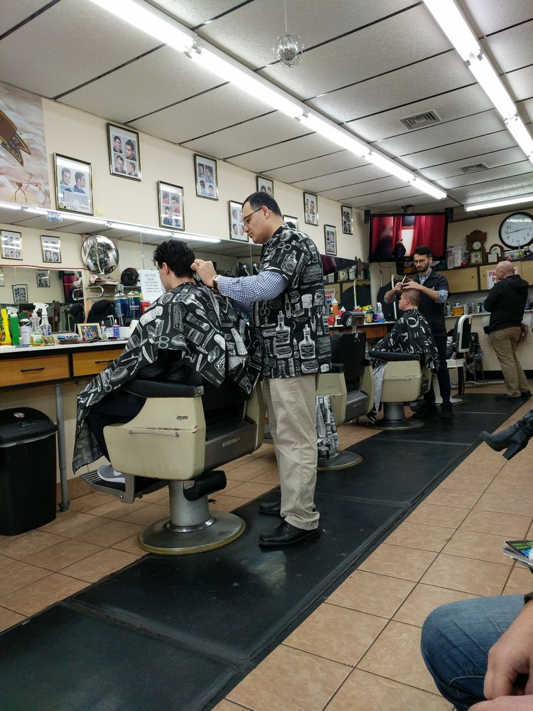 Steven's Modern Barber Shop Logo