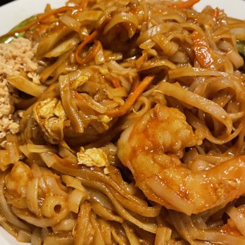 Umami Asian Cuisine - Pad Thai Noodles with shrimp - Japanese Near Me - Doral, Florida Umami Asian Cuisine - Pad Thai Noodles with shrimp - Japanese Near Me - Doral, Florida