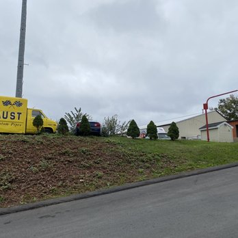 Pop's Exhaust - Driveway - Auto Repair Near Me - Manchester, Connecticut