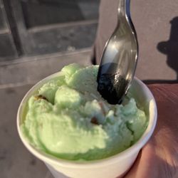 Golden Pizza - Pistachio ice cream