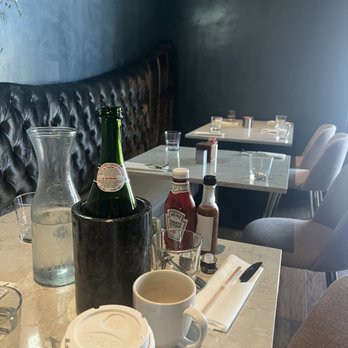 360 brunch house - Empty tables - Breakfast & Brunch Near Me - Dallas, Texas 360 brunch house - Empty tables - Breakfast & Brunch Near Me - Dallas, Texas