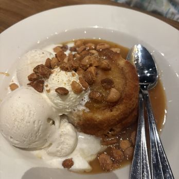 Grillsmith - Lakeland - Pineapple Upside down cake with ice cream - American Near Me - Lakeland, Florida Grillsmith - Lakeland - Pineapple Upside down cake with ice cream - American Near Me - Lakeland, Florida