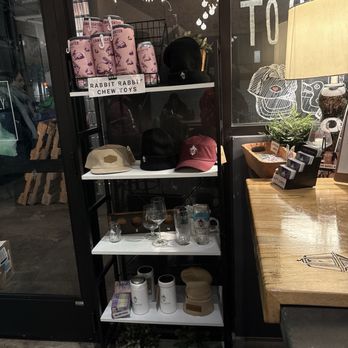 Lamplighter Brewing Broadway - Merch - Breweries Near Me - Cambridge, Massachusetts