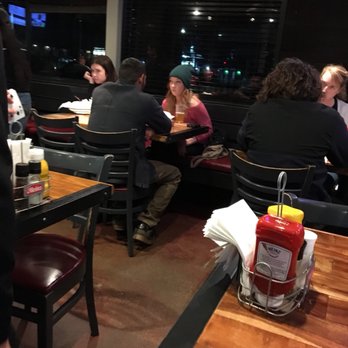 Skip's Kitchen - Crowded night - Burgers Near Me - Carmichael, California
