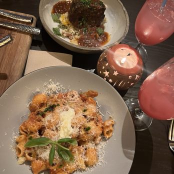 Weft & Warp Art Bar + Kitchen - Breakfast & Brunch Near Me - Scottsdale, Arizona Weft & Warp Art Bar + Kitchen - Breakfast & Brunch Near Me - Scottsdale, Arizona