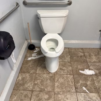 Antique Gas & Steam Engine Museum - Dirty bathrooms - Museums Near Me - Vista, California