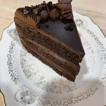 Wright's Dairy Farm & Bakery - Killer chocolate cake - Bakeries Near Me - North Smithfield, Rhode Island Wright's Dairy Farm & Bakery - Killer chocolate cake - Bakeries Near Me - North Smithfield, Rhode Island