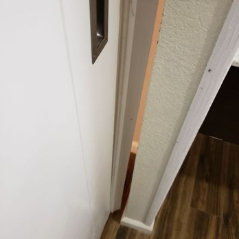 Hampton Inn Tulsa-Sand Springs - Hope you're close with whoever stays with you because that's as closed as the bathroom door gets. - Hotels Near Me - Tulsa, Oklahoma