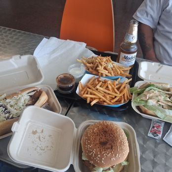 Carnivore's BBQ Sandwich Shop - Po' boy, chicken sandwich, pulled pork sandwich with coleslaw - Barbeque Near Me - Turlock, California Carnivore's BBQ Sandwich Shop - Po' boy, chicken sandwich, pulled pork sandwich with coleslaw - Barbeque Near Me - Turlock, California
