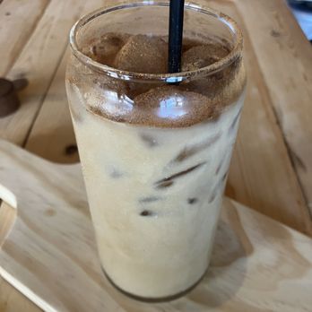 Ella Cafe - iced vanilla chai latte - Coffee & Tea Near Me - Plantation, Florida