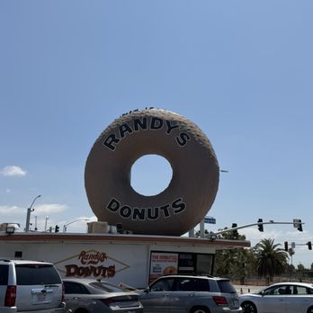 Randy's Donuts - Outside - Donuts Near Me - Inglewood, California Randy's Donuts - Outside - Donuts Near Me - Inglewood, California