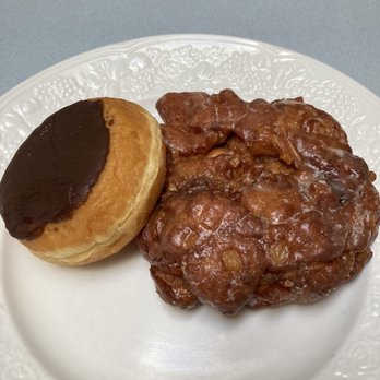 Aurora Donuts - Boston Kreme, Apple Fritter - Donuts Near Me - Seattle, Washington Aurora Donuts - Boston Kreme, Apple Fritter - Donuts Near Me - Seattle, Washington